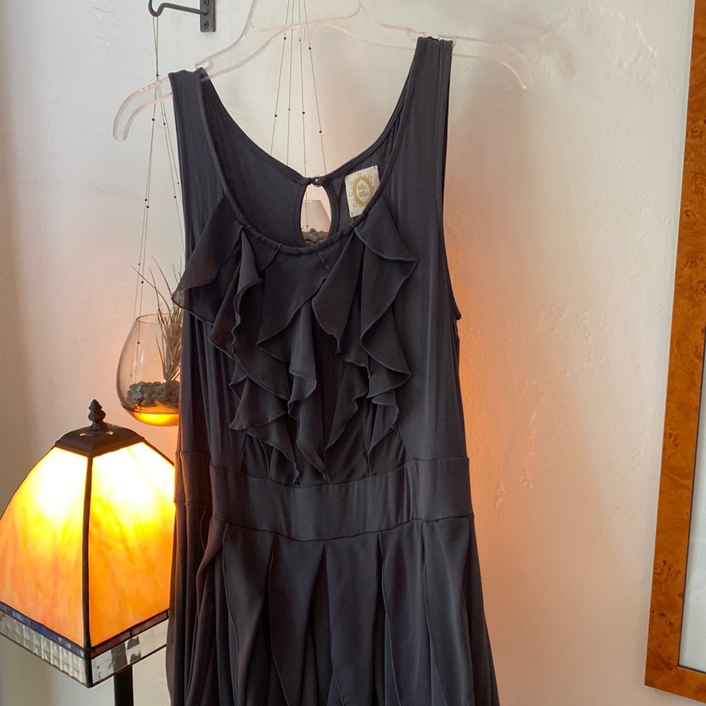 Gray knit dress with beautiful ripples of ruffles Size M